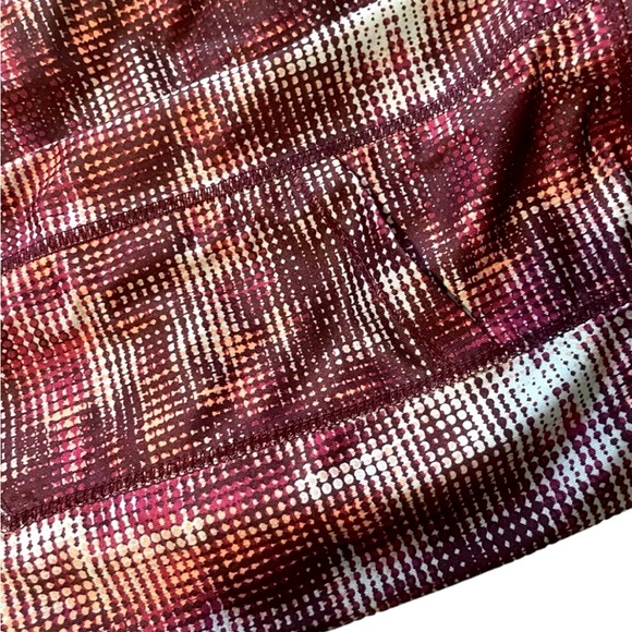 NWOT Proplayer Small Purple Print Capri Moisture Wicking Leggings - Picture 5 of 8